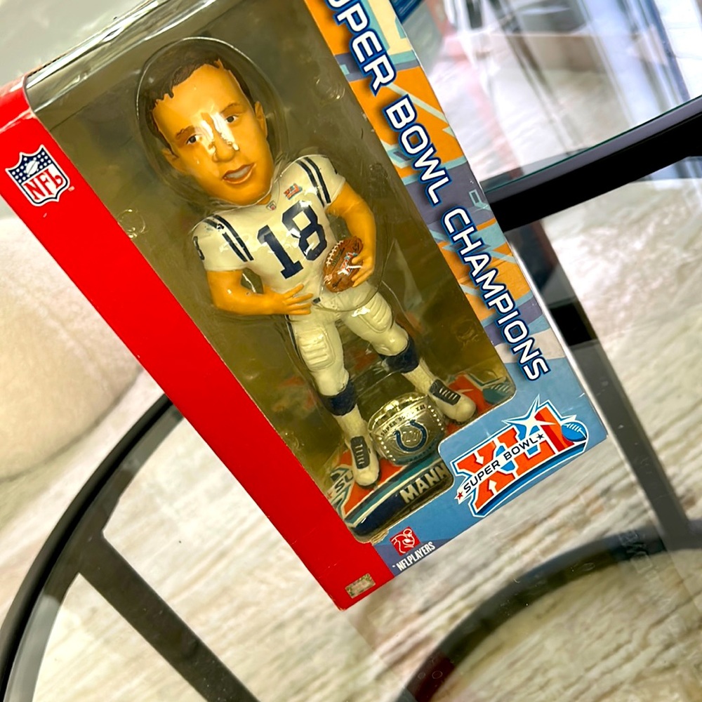 Nfl super bowl champion manning #18